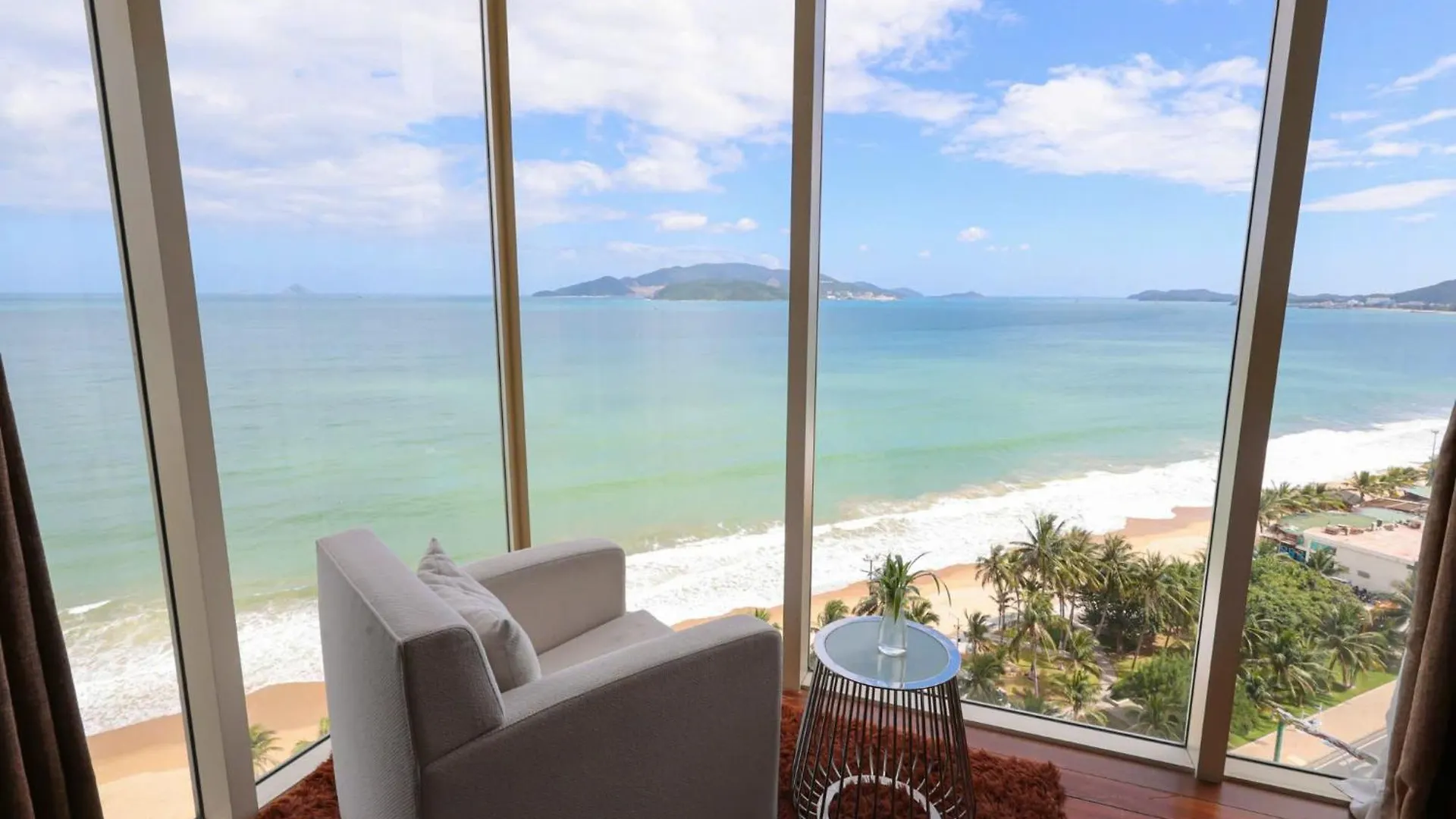 Nha Trang Apartments Seaview - Can Ho Nha Trang View Bien